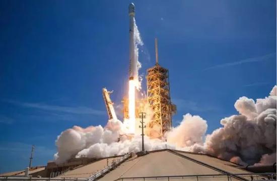 美国一私企完成太空壮举 告诉我们中美差距有多大