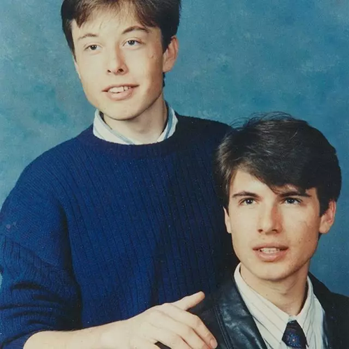 60岁拍裸照63岁拍孕妇照 马斯克的妈更是狠角色