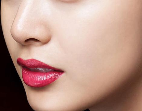 隆鼻手术后会不会留疤？会被人发现吗？