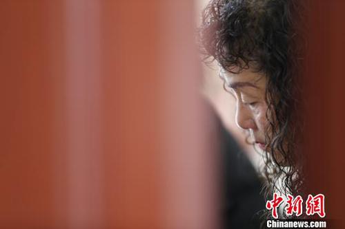 谈及离别，彭秀芳忍不住落泪?！『罅?摄