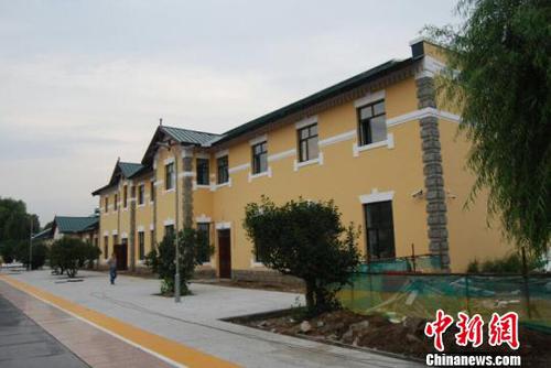 百年老站里的“讲解员”退休前站好最后一班岗