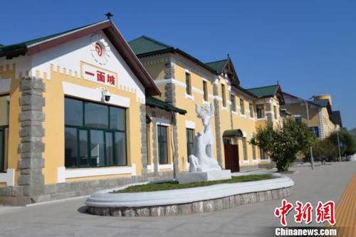 图为百年老站——一面坡火车站?！±罴汤?摄