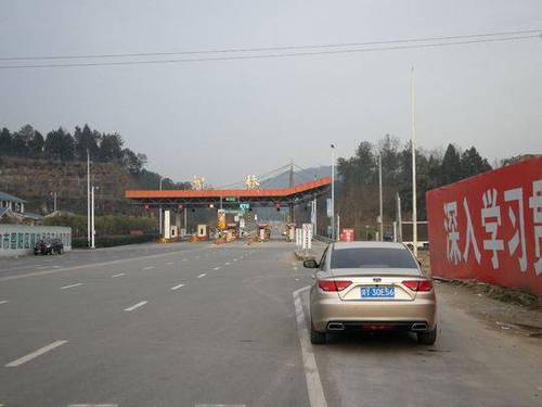 儿行千里远赴东北 四川母亲把家的味道塞满后备箱