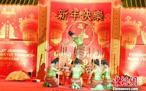 图为精彩演出?！≈泄び∧岬前腿芰旃?供图 摄