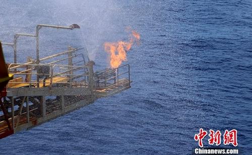 2017年7月9日，南海天然气水合物（即可燃冰）试采工程已连续试开采60天，累计产气超过30万立方米；取得了持续产气时间最长、产气总量最大、气流稳定、环境安全等多项重大突破性成果，创造了产气时长和总量的世界纪录。<a target='_blank' href='http://www.chinanews.com/'>中新社</a>记者 朱夏 摄