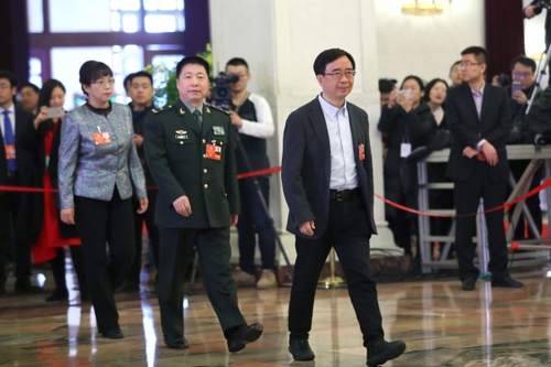 （7）全国政协委员接受采访