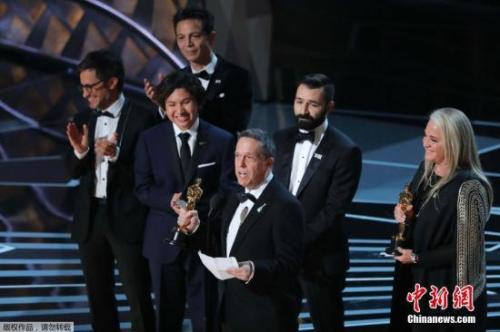 《寻梦环游记》获最佳动画长片。主创说表示《寻梦环游记》证明了艺术能跨越种族，传播到全世界。