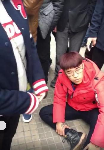 巴塞罗那华侨围堵劫匪却与警方发生冲突：2人被捕