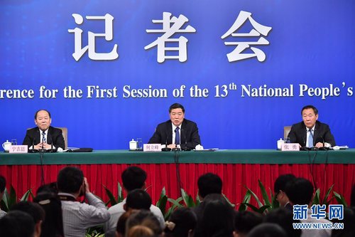 3月6日，十三届全国人大一次会议新闻中心举行记者会，邀请国家发展和改革委员会主任何立峰、副主任张勇、副主任宁吉喆就“创新和完善宏观调控，推动高质量发展”相关问题回答中外记者提问。3
