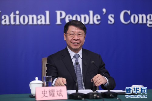 十三届全国人大一次会议新闻中心于3月7日上午在梅地亚中心多功能厅举行记者会，邀请财政部部长肖捷，副部长史耀斌、胡静林就“财税改革和财政工作”相关问题回答中外记者提问。图为财政部副部长史耀斌。新华网 中国政府网 翟子赫 摄