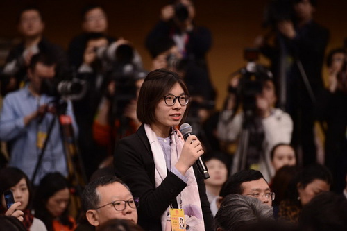 大河报记者提问