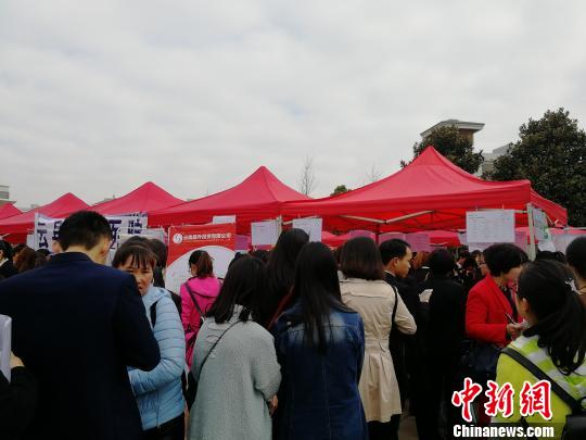 云南：基层医院人才需求旺盛医药类毕业生就业渐趋理性