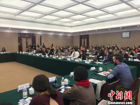图为座谈会现场?！≡酪劳?摄