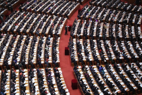 （3）十三届全国人大一次会议举行第二次全体会议