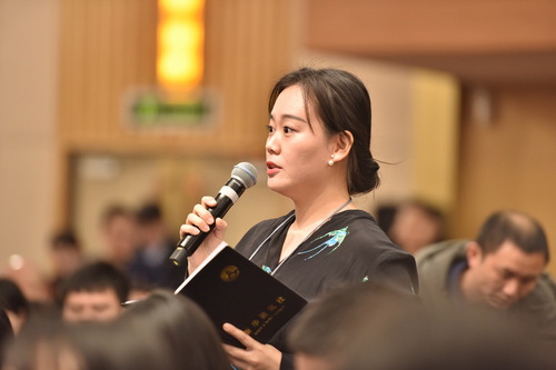 新华社记者提问。人民网记者 夏晓伦摄