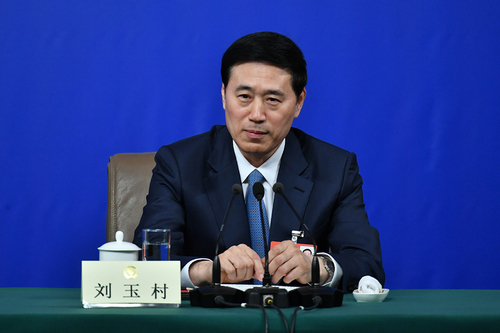 全国政协委员、北京大学党委副书记、医学部党委书记刘玉村。人民网记者 摄