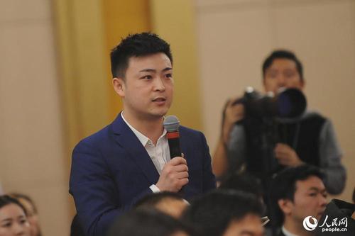 中国网记者提问 人民网记者 郝勇 摄
