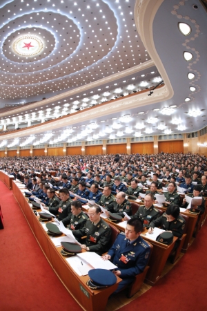 （11）十三届全国人大一次会议举行第四次全体会议