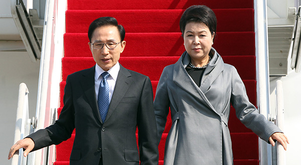 李明博妻子黑料接连曝光 韩检方正考虑发起调查