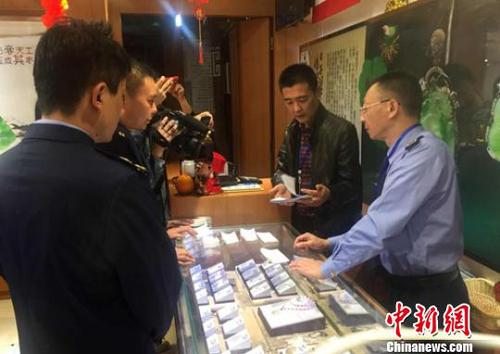 “3·15”晚会曝光的成都问题珠宝店已被停业并调查
