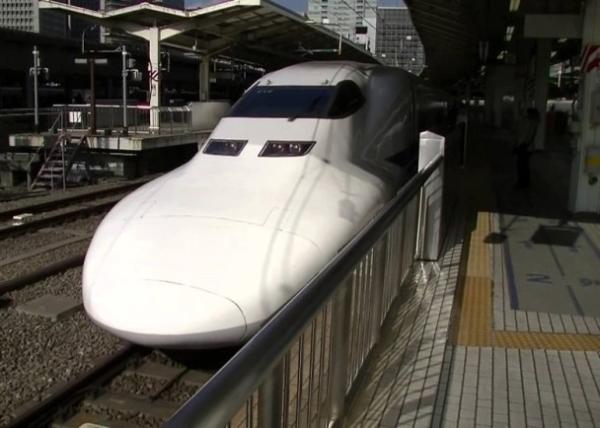 日本高铁再出事故:途中刹车部件脱落 车底冒火花