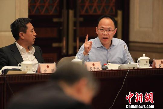 图为全国人大代表程京?！≡?摄