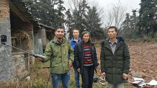 直播中的清流！男子开直播帮助38名流浪者找到了家