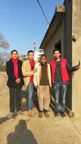 直播中的清流！男子开直播帮助38名流浪者找到了家