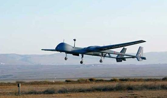 印度海军一架大型无人机坠毁 或因人工操纵失误