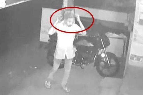 最笨小偷头戴透明塑料袋作案 留下大量指纹  