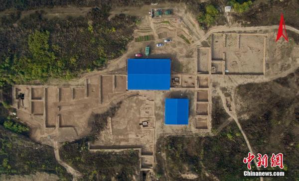 陕西高陵杨官寨遗址庙底沟文化墓地发掘区航拍。陕西省考古研究院 供图