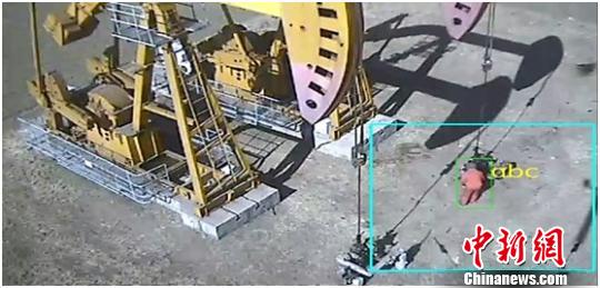 中国石油行业尝试步态识别技术防范油田入侵