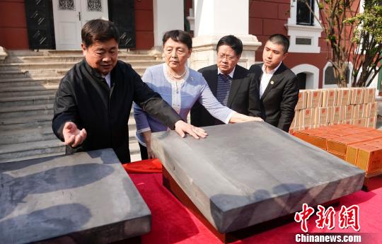 故宫博物院古建修缮获赠100块金砖100万张金箔（图）