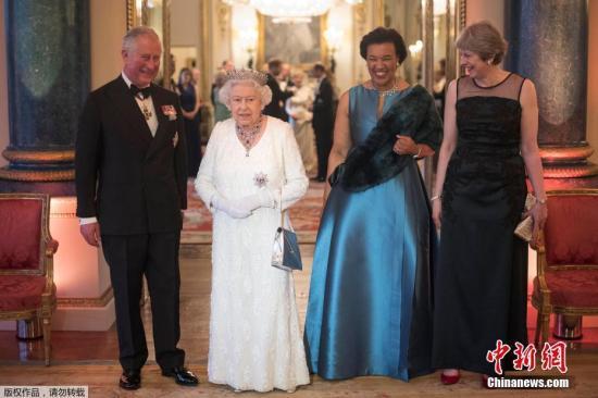 据外媒报道，英联邦政府首脑会议4月20日同意，英国女王伊丽莎白二世的长子查尔斯未来将接替其担任新一任英联邦元首。伊丽莎白二世在10日的会议开幕式上说，希望英联邦能继续为后世带来稳定和延续性，并决定“由威尔士亲王(即查尔斯王子)继承我父亲于1949年开启的重要工作”。英联邦现有53个成员，绝大多数为英国前殖民地或附属国。