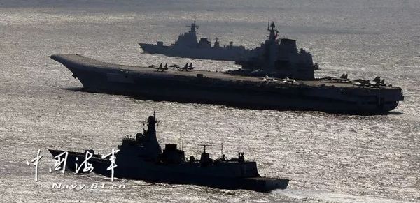 ▲犁浪蹈海。记者张雷 摄 ?