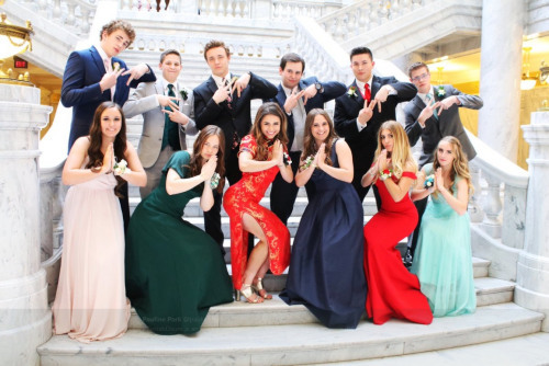 美国女孩穿旗袍 引争议：只是觉得旗袍美