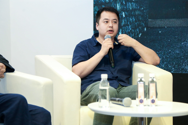 桌面研究艺术小组成员宋建树