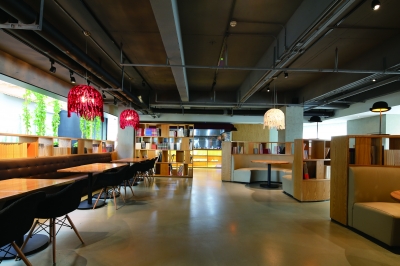 关山月美术馆观舍可为观众提供西餐、咖啡、图书等服务。