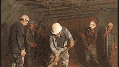 父子俩在兰渝铁路修德美干不了的隧道：6年未相见