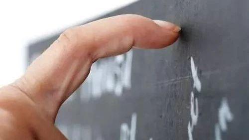 为何有人听到指甲划黑板的声音就狂躁？