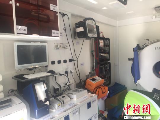 西南地区首辆移动CT脑卒中救护车昆明投入使用