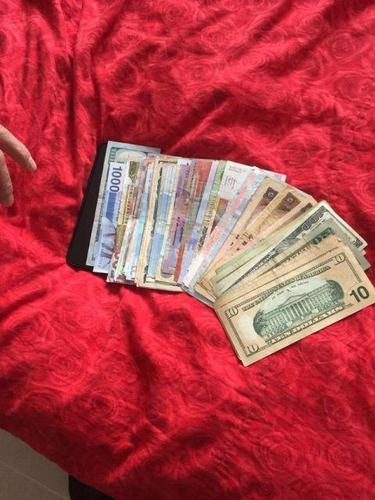 蒙面女子缩骨钻U型锁缝隙 入室盗走30余万财物