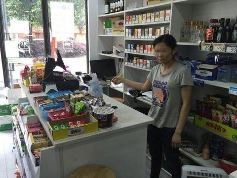 蒙面女子缩骨钻U型锁缝隙 入室盗走30余万财物