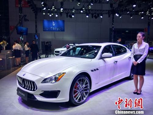 资料图：上海车展上的汽车。<a target='_blank' href='http://www.chinanews.com/' >中新网</a>记者 李金磊 摄