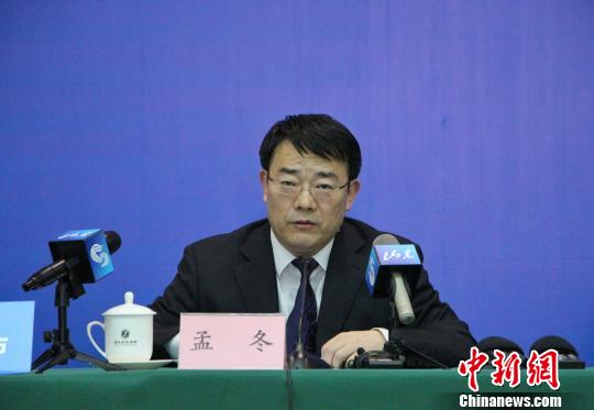 山东省医改办常务副主任、省医管办主任孟冬在发布会上介绍有关情况?！≌韵?摄