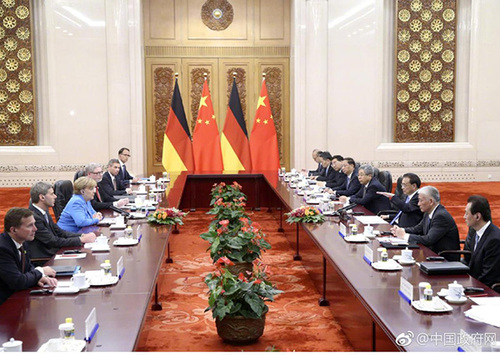 李克强欢迎默克尔访华 就中德中欧关系交换意见