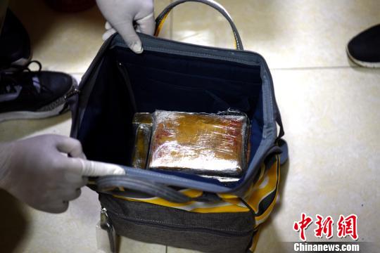 查获的毒品海洛因?！⊙钭姹?摄