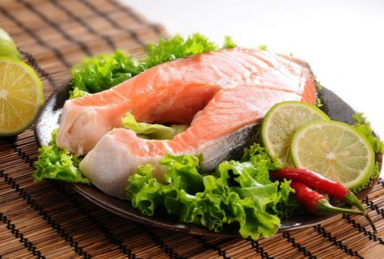 医生建议：多吃油性鱼类有益心脏健康