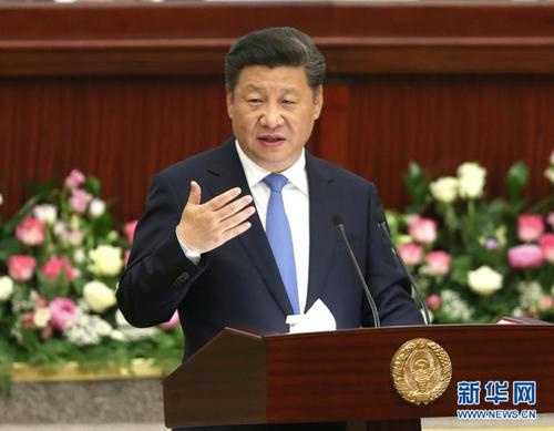 2016年 6月22日，国家主席习近平在塔什干乌兹别克斯坦最高会议立法院发表题为《携手共创丝绸之路新辉煌》的重要演讲。来源：新华社