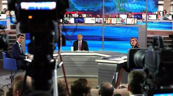 普京又开直播间 这些奇葩问题能让你笑出眼泪